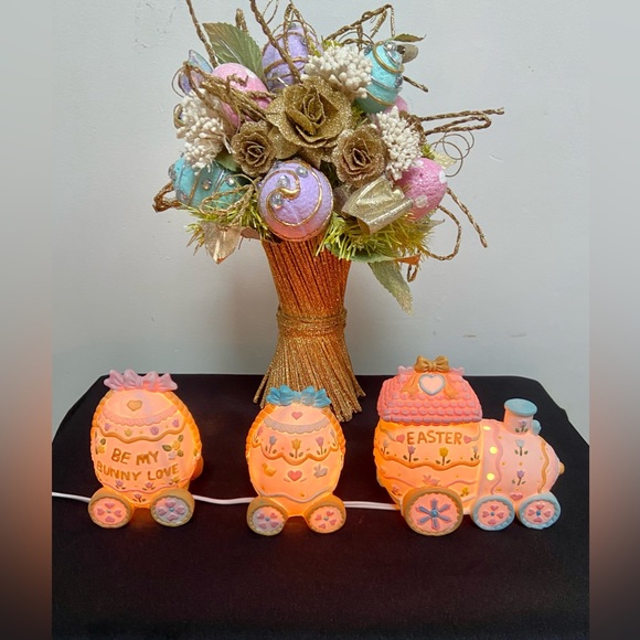 Vintage 1992 Hand Painted Porcelain Lighted Happy Easter Train 3 Car w box GUC - Picture 7 of 10